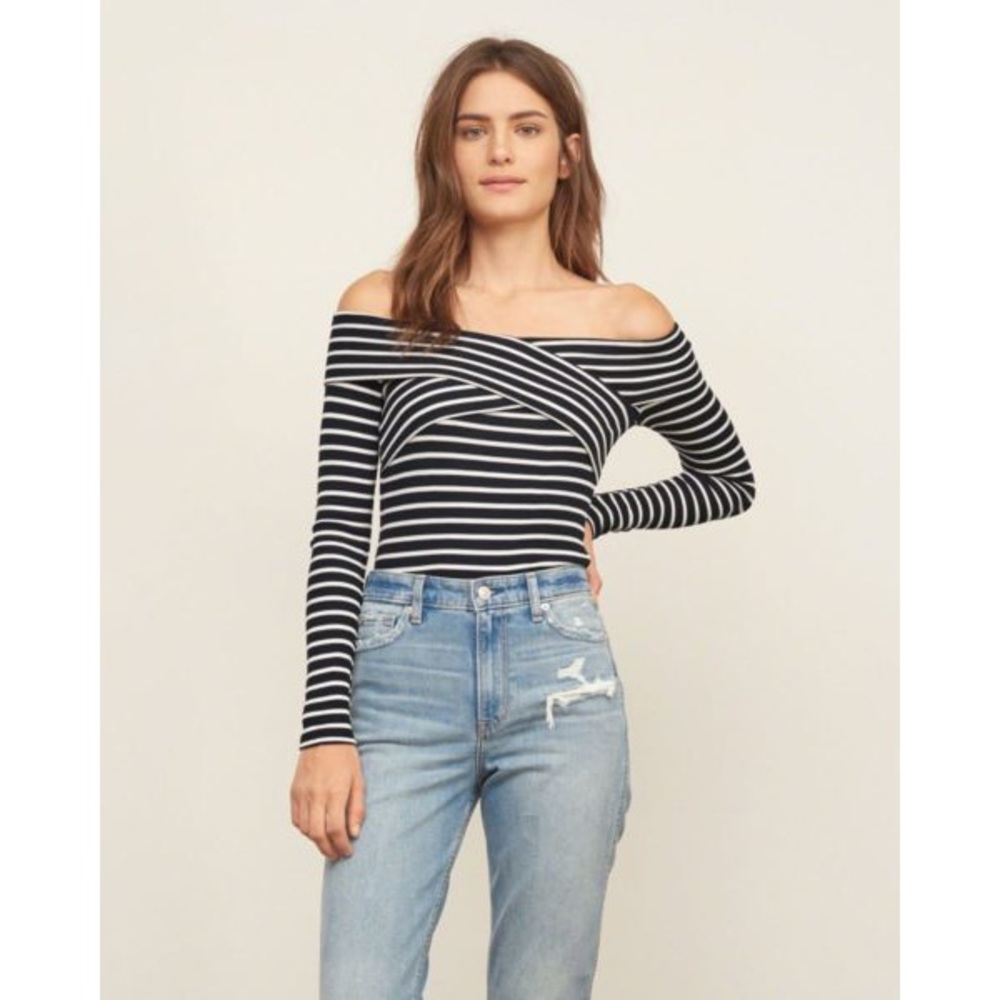 A&F | Off- the -Shoulder Slim Tee